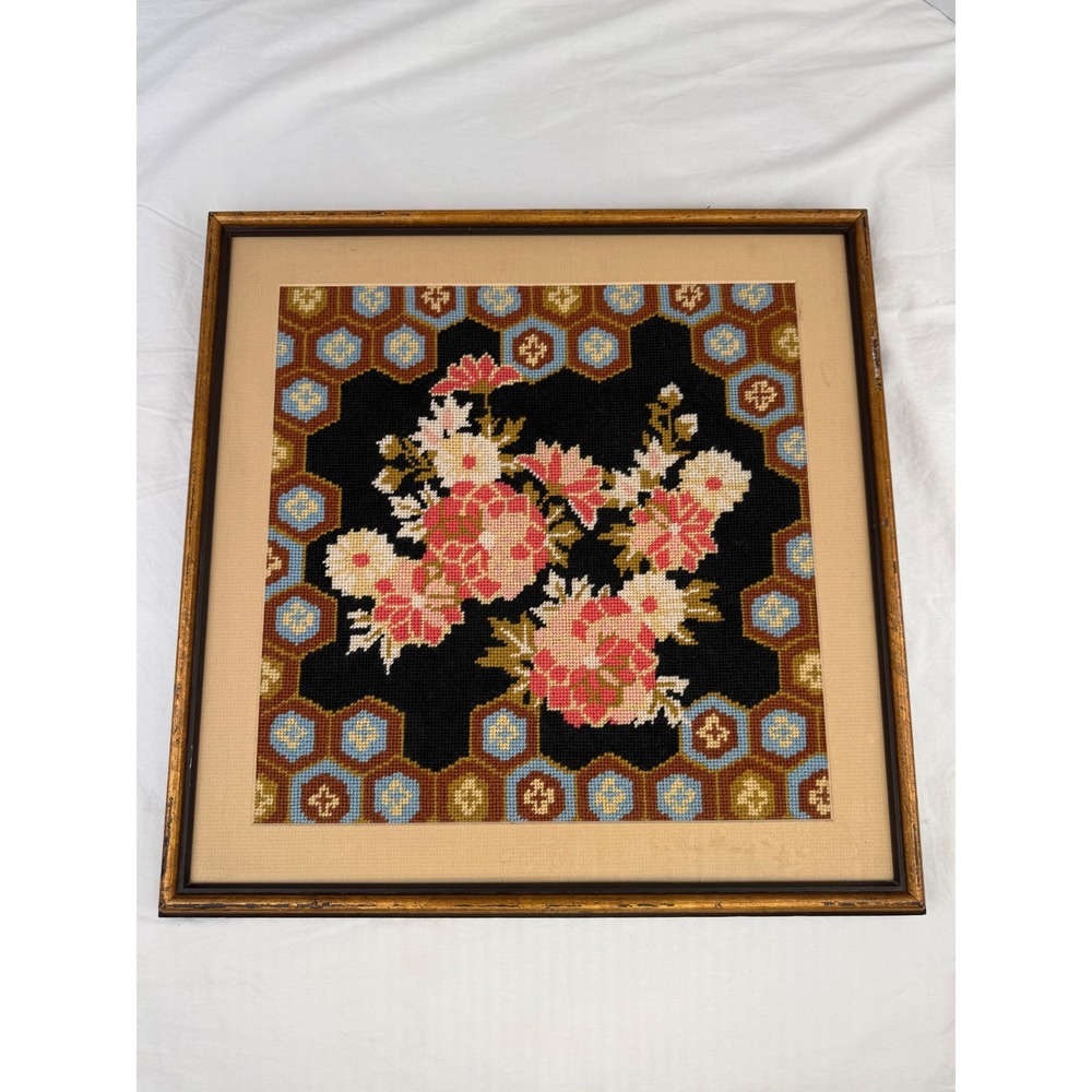 VTG Floral Cottage Needlepoint Framed Wall Art Geometric Honeycomb 18.5x18.5